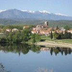 Le village de Vinça et son lac